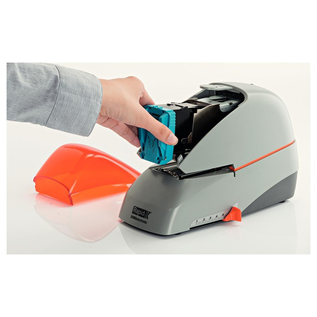 Agrafeuse électrique 5080E (argent et orange) RAPID — Changement cartouche d'agrafes