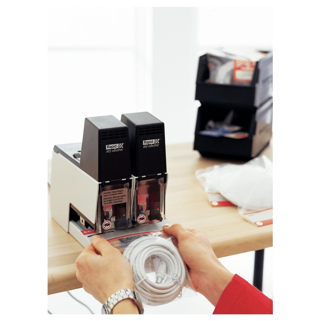Agrafeuse électrique 105E RAPID — Mise en situation 2 agrafeuses