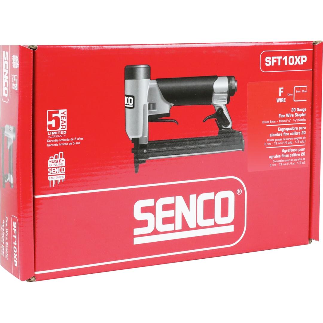 Agrafeuse pneumatique SFT10XP F SENCO — Agrafeuse SENCO SFT10XP F dans son carton rouge, mention agrafes fines calibre 20 et garantie 5 ans