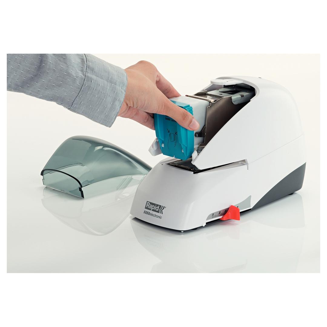 Agrafeuse électrique 5050E (blanche et noire) RAPID — Changement cartouche d'agrafes