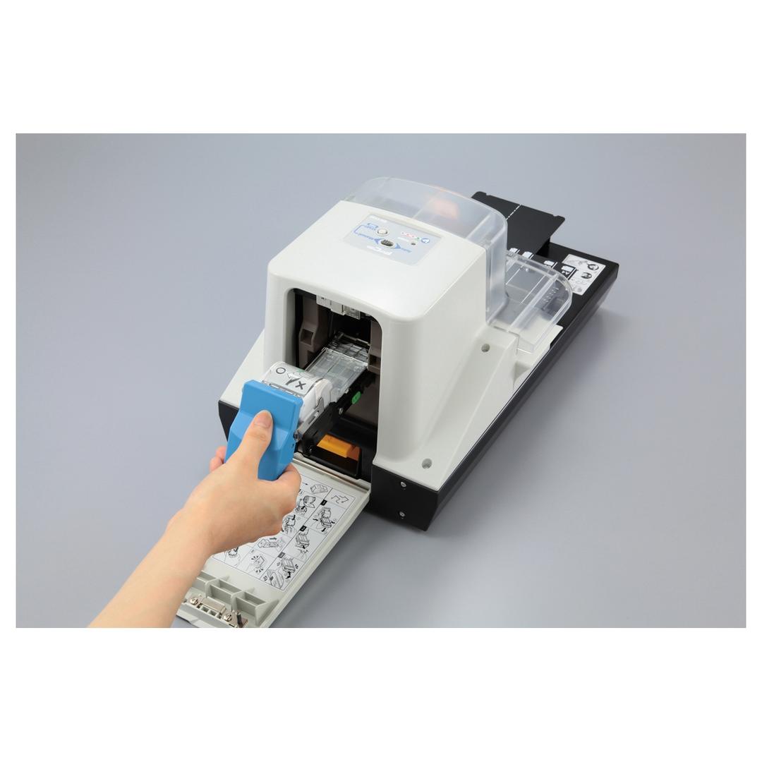 Agrafeuse électrique EH-110F MAX — Insertion cartouche agrafes