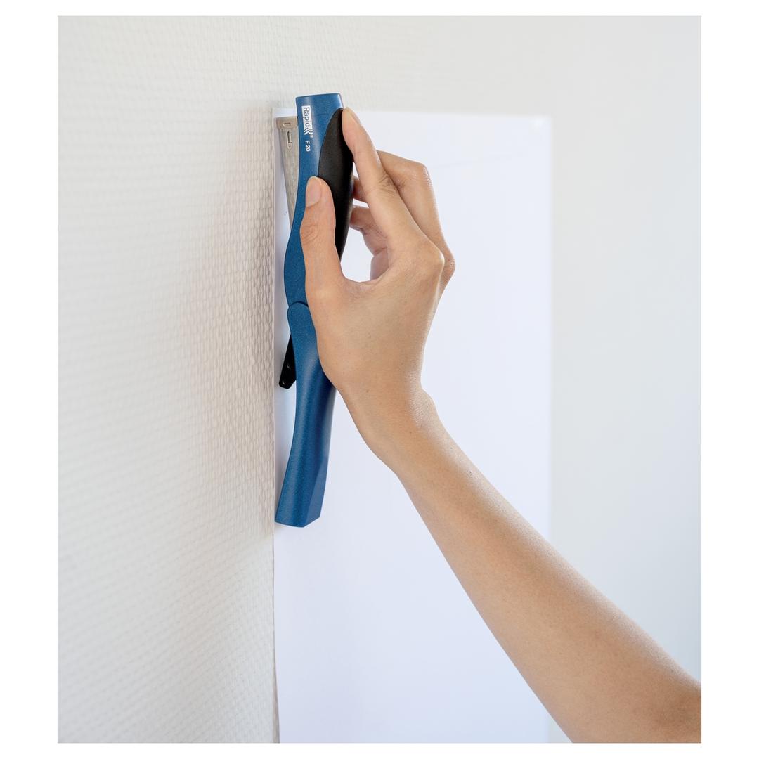 Agrafeuse manuelle de table Agrafeuse StandUp Fashion Ultimate F20 bleu RAPID — Agrafage mural