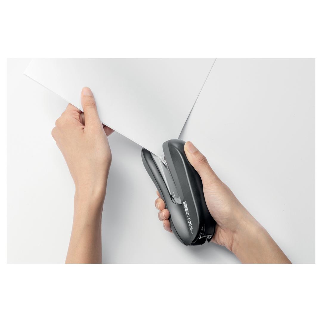 Agrafeuse manuelle de table Agrafeuse F30 noir RAPID — Agrafage papier