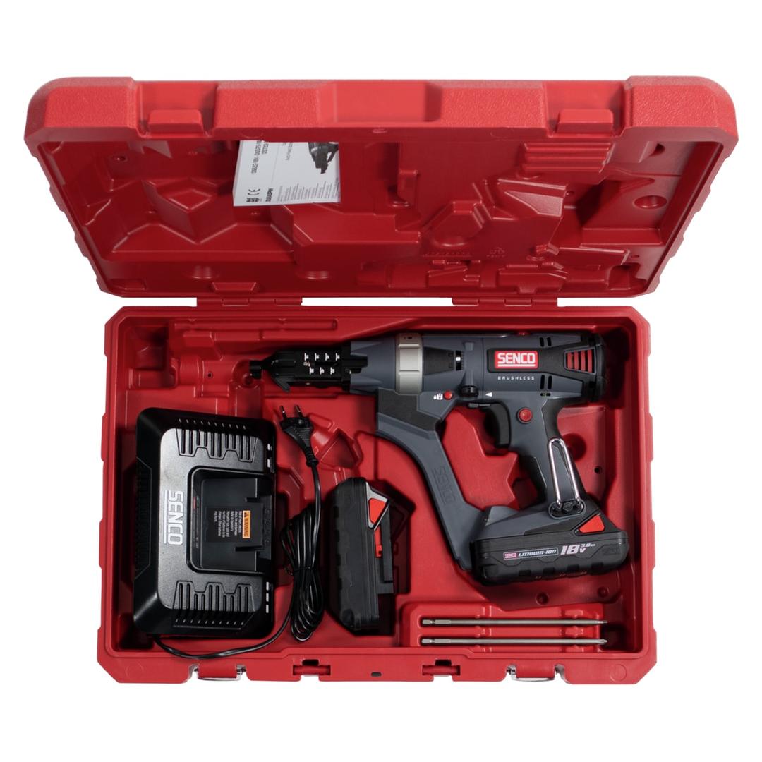 Visseuse en bande sur batterie DURASPIN DS525-18V SENCO — Coffret SENCO DS525-18V ouvert : visseuse en bande, chargeur, batterie, deux embouts et notice