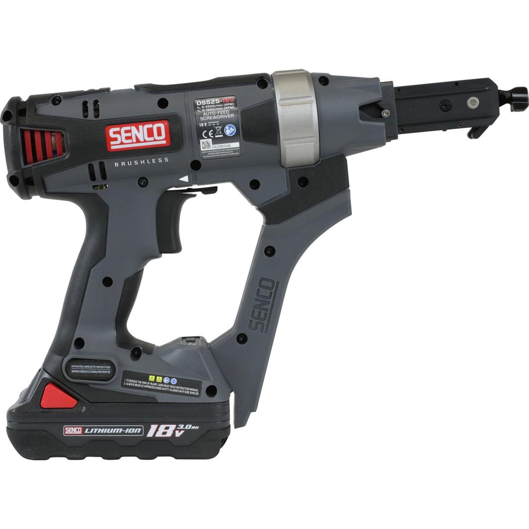 Visseuse en bande sur batterie DURASPIN DS525-18V SENCO — Visseuse en bande SENCO DURASPIN DS525-18V de profil côté plaque signalétique et pictogrammes de sécurité