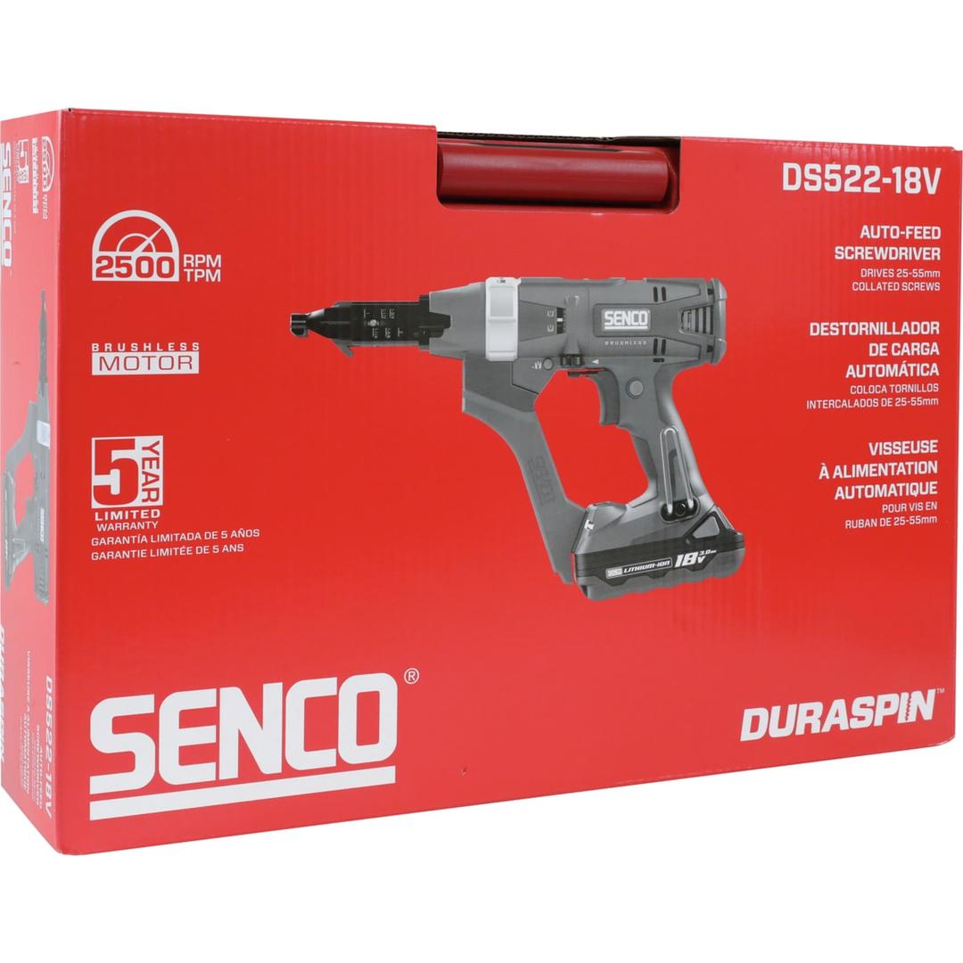 Visseuse en bande sur batterie DURASPIN DS522-18V SENCO — Visseuse en bande SENCO DURASPIN DS522-18V dans son carton rouge, de trois quarts sur fond blanc