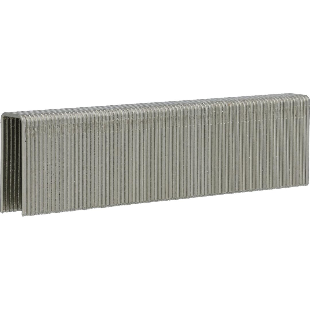 Agrafes moyennes M13BGA - 25mm 5M SENCO — Agrafes SENCO M 25 mm inox AISI 304 en bande jointive, couronne de 9,5 mm, de trois quarts sur fond blanc