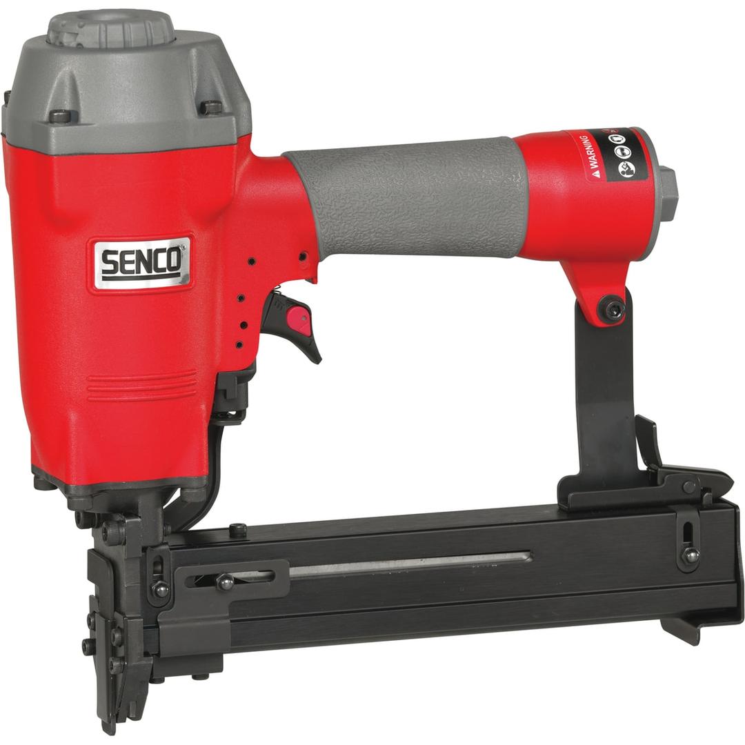 Agrafeuse pneumatique Appareil CROCO SC15 SENCO — Appareil SENCO CROCO SC15 pneumatique de trois quarts, magasin noir allongé et gâchette rouge