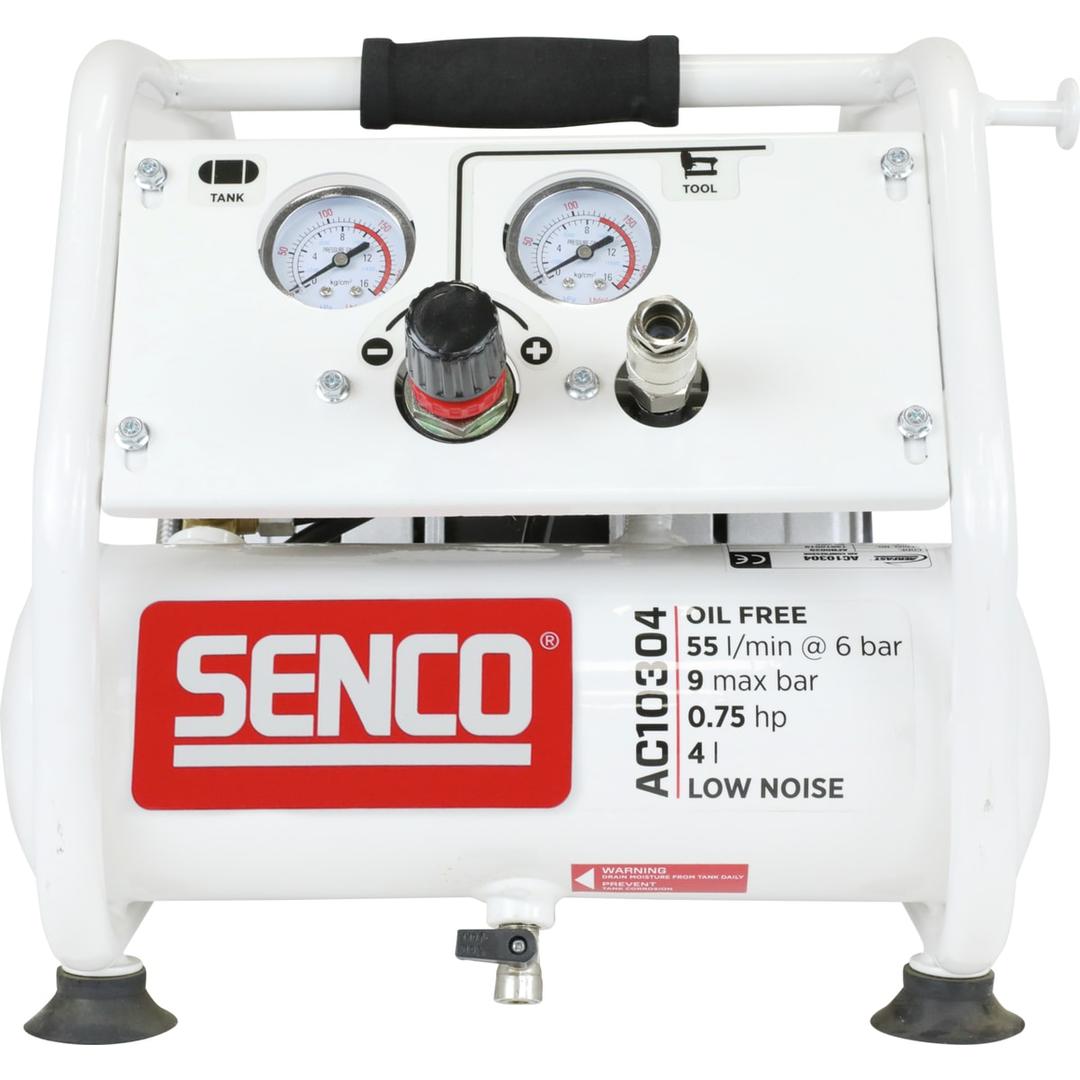 Compresseur SENCO AC10304 discret sans huile SENCO — Compresseur SENCO AC10304 sans huile de face, arceau tubulaire et manomètres TANK et TOOL