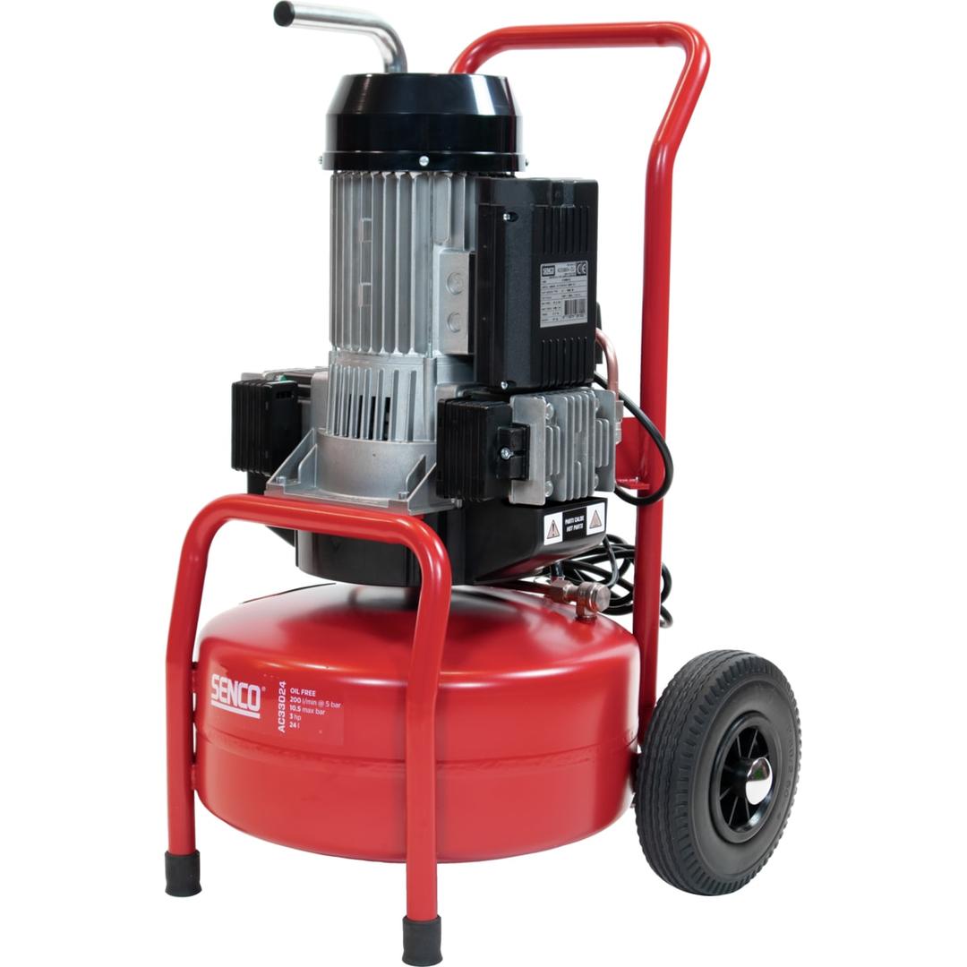 Compresseur SENCO AC33024 sans huile SENCO — Compresseur SENCO AC33024 sans huile de trois quarts, moteur alu à ailettes et plaque signalétique