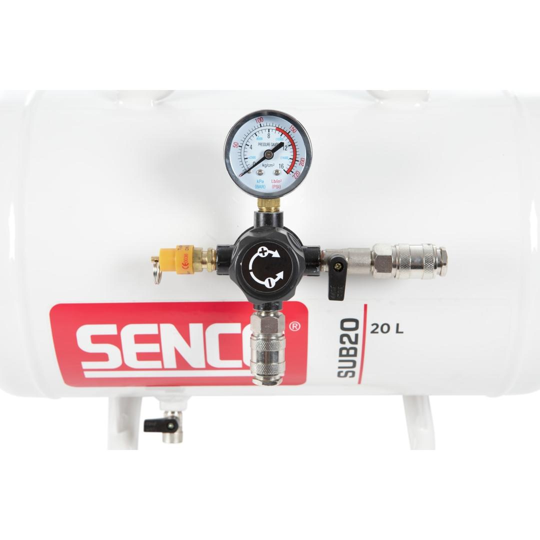 Cuve additionnelle SENCO SUB20 - 20 l SENCO — Bloc de sortie de la cuve SENCO SUB20 en gros plan : manomètre, régulateur et soupape de sécurité