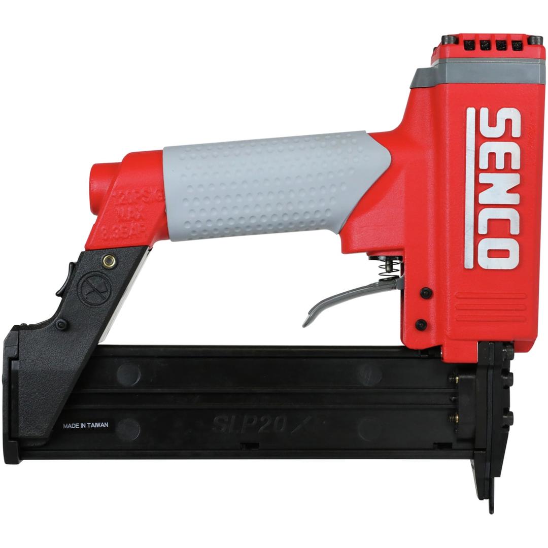 Cloueur pneumatique SLP20 XP SENCO — Cloueur de finition SENCO SLP20XP 15-42 mm de profil opposé, long magasin noir et poussoir
