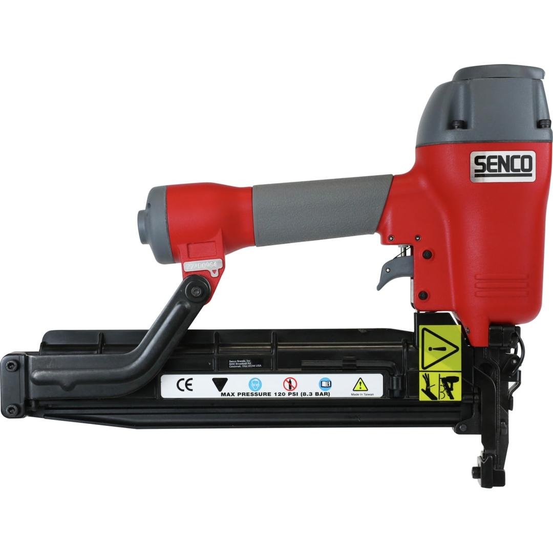 Agrafeuse pneumatique SNS41 Dual SENCO — Agrafeuse SENCO SNS41 25-50 mm de profil côté droit, magasin coudé, étiquettes CE et avertissement jaune