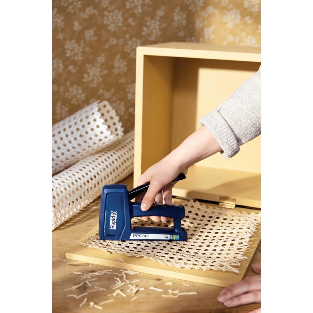 Agrafeuse manuelle RPC140, bleu RAPID TOOLS — Rapid Agrafeuse RPC140, bleu, en situation 4