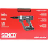 Visseuse en bande sur batterie DURASPIN DS525-18V SENCO — Visseuse en bande SENCO DURASPIN DS525-18V dans son carton rouge à poignée encastrée