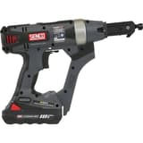 Visseuse en bande sur batterie DURASPIN DS522-18V SENCO — Visseuse en bande SENCO DURASPIN DS522-18V de profil côté plaque signalétique, bouton de déverrouillage rouge