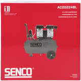 Compresseur AC20224BL sans huile SENCO — Compresseur SENCO AC20224BL sans huile dans son carton rouge fermé, visuel du modèle 24 litres sur roues