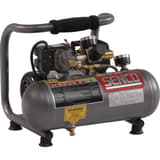 Compresseur SENCO PC1010 sans huile SENCO — Compresseur SENCO PC1010 sans huile de trois quarts, petite cuve grise, arceau et poignée mousse noire