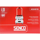 Compresseur SENCO AC24016 discret sans huile SENCO — Compresseur SENCO AC24016 16 l sans huile dans son carton rouge, visuel bi-cuve à poignée arceau