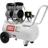 Compresseur SENCO AC24050 discret sans huile SENCO — Compresseur SENCO AC24050 sans huile de trois quarts, filtre-régulateur, poignée tubulaire et roue noire