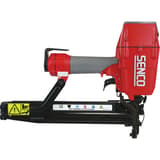 Agrafeuse pneumatique NS20BXP SENCO — Agrafeuse SENCO NS20BXP 25-50 mm de profil droit, étiquette CE et magasin noir coudé