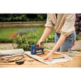 Agrafeuse-cloueuse manuelle RPC7, bleu RAPID TOOLS — Rapid Agrafeuse/cloueuse RPC7, bleu, en situation 12