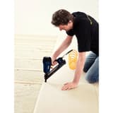 Cloueuse pneumatique PRO PB161, bleu RAPID TOOLS — Rapid Cloueuse à air comprimé PRO PB161, bleu, en situation 1