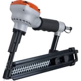 Cloueur pneumatique KA-1 cloueur d'ancrage TJEP — Cloueur d'ancrage TJEP KA-1 de trois quarts avant, coiffe orange et ouïes d'échappement du carter aluminium, magasin fuyant vers l'arrière