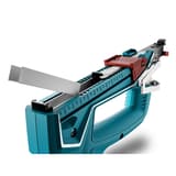 Agrafeuse manuelle J-51 NOVUS — NOVUS agrafeuse manuelle J-50 — magasin ouvert, barrette d agrafes engagée et poussoir rouge