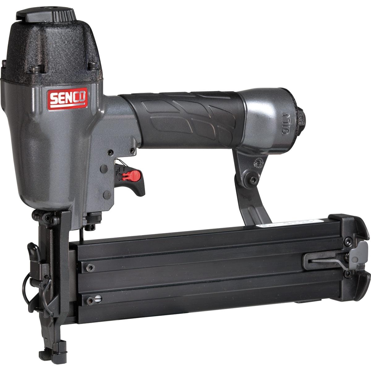 Agrafeuse-cloueuse SENCO HNS5015P 3 en 1 de trois quarts, gris anthracite et gâchette rouge