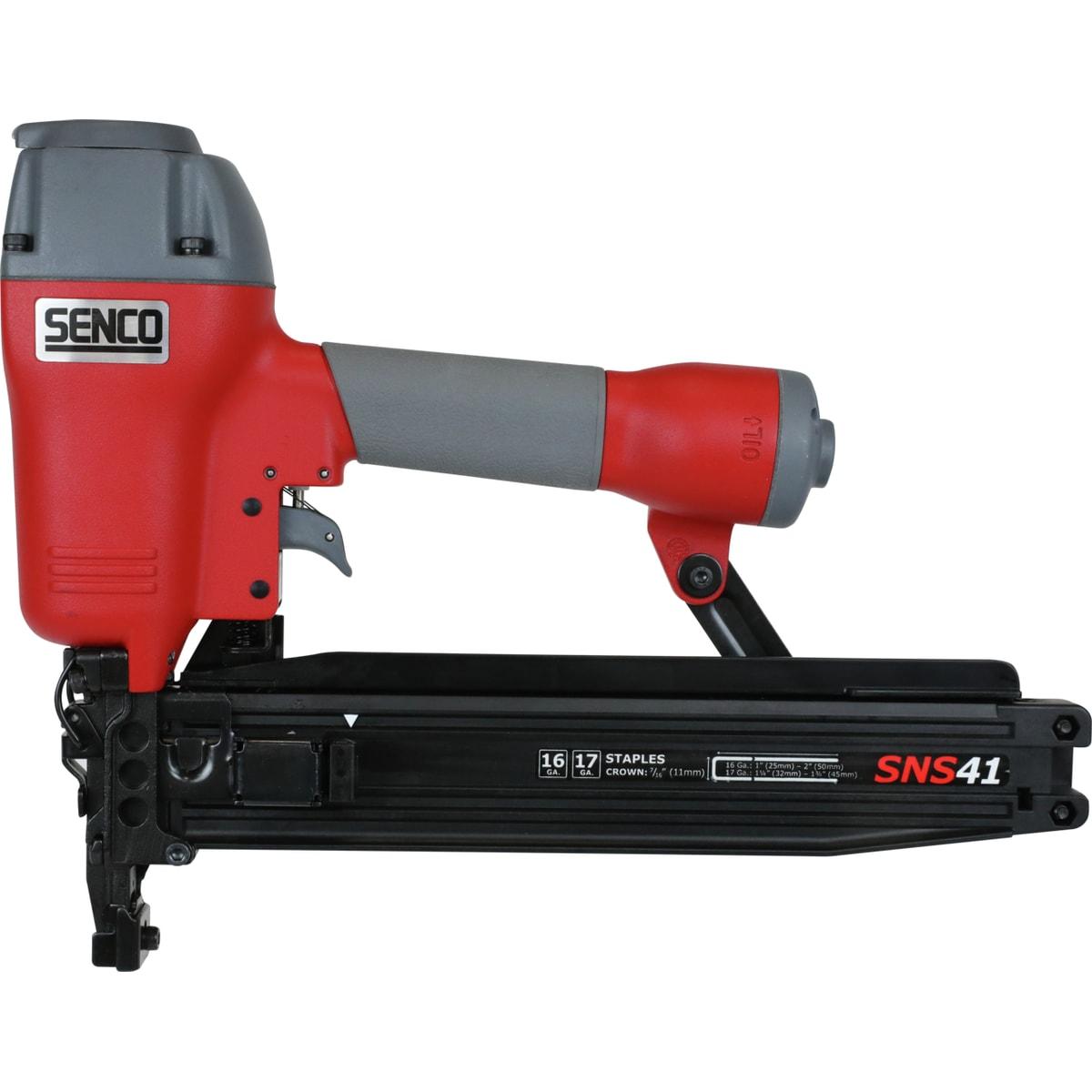Agrafeuse SENCO SNS41 25-50 mm de profil côté gauche, capot gris et long magasin noir profond